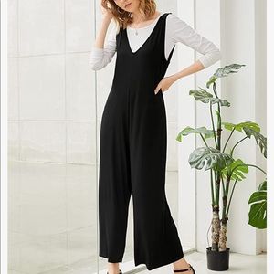 NWT BLACK SLEEVELESS JUMPSUIT